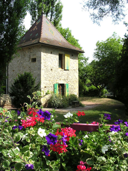 tour d'angle, � Delle